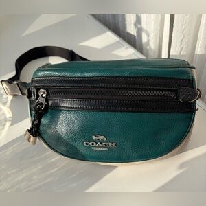 Coach Green Black Leather Y2K VTG Belt Bag Gorpcore Thrashed Streetwear